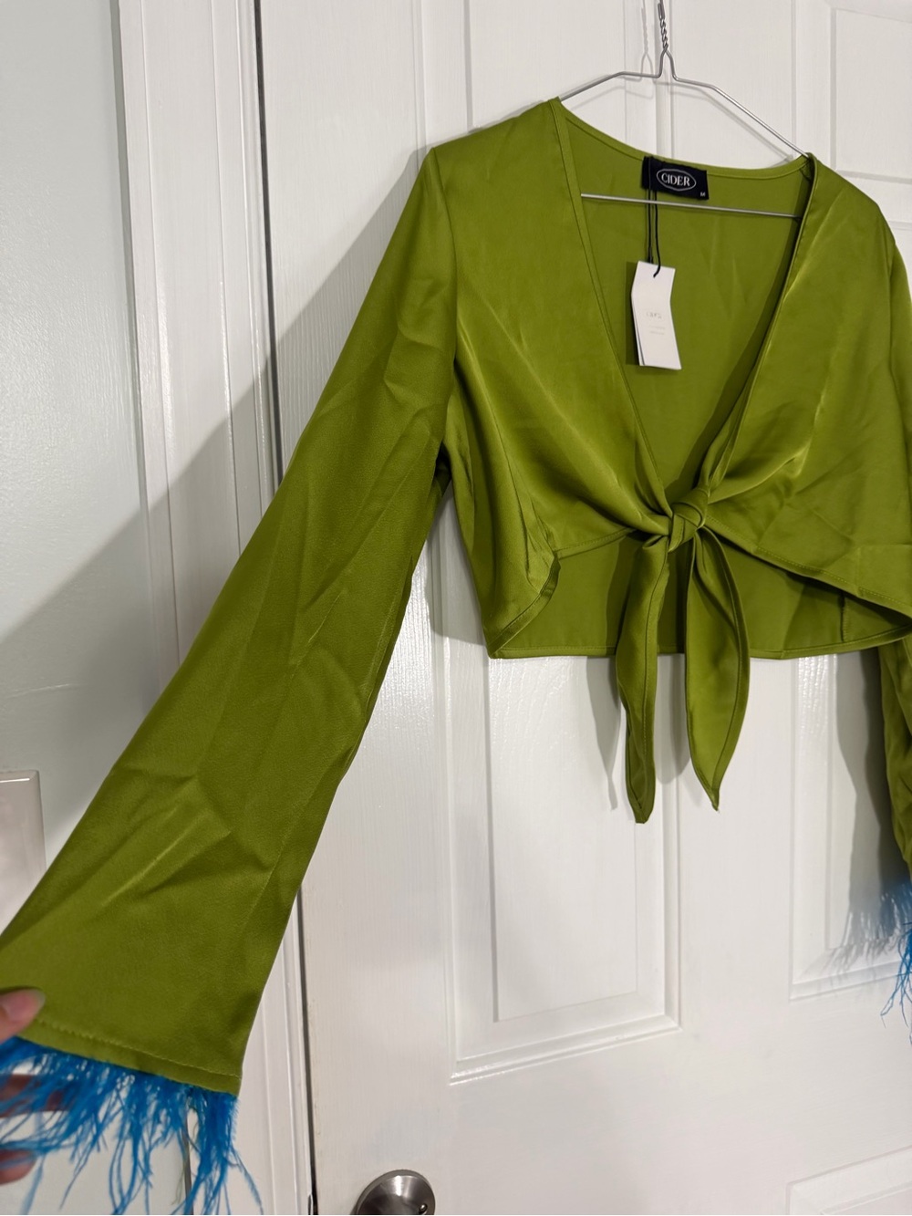 Cider Green Tie-Front Crop Top with Blue Feather Cuffs Medium NWT - Picture 6 of 6